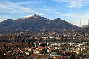 27 Dal sagrato del Santuario vista in Linzone